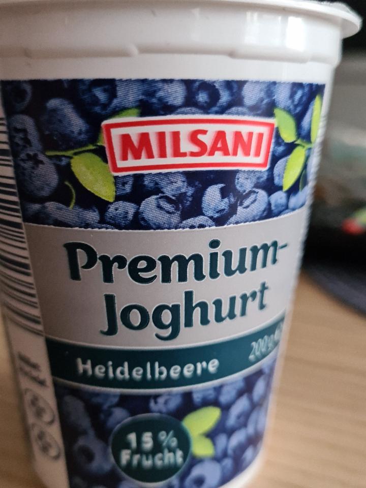 Фото - Йогурт 2.7% зі смаком чорниці Premium Joghurt Heidelbeere Milsani