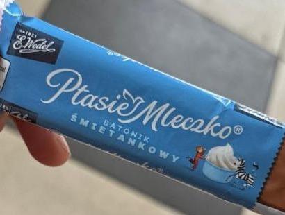 Фото - Зефір вершкового смаку в молочному шоколаді Ptasie Mleczko batonik śmietankowy E.Wedel