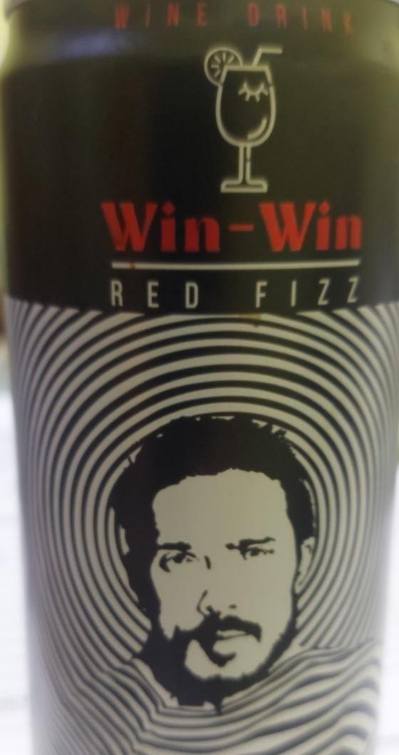 Фото - Слабоалкогольний винний ігристий напиток Red Fizz Win-Win