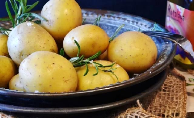 Фото - картопля в мундирі