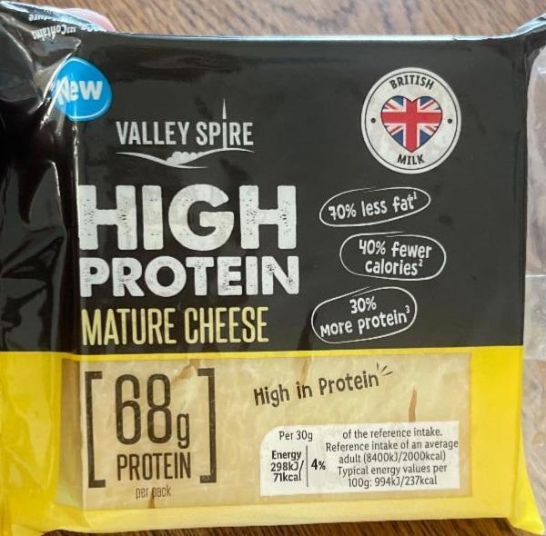Фото - Сир Чеддер High Protein Mature Cheese Valley Spire