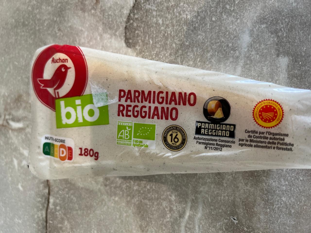 Фото - Сир пармезан Parmigiano Reggiano Bio Auchan
