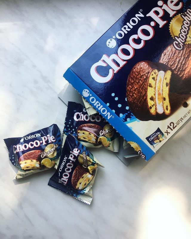 Фото - Тістечко зі шматочками шоколаду Choco-Pie Chocochip&Orange Orion