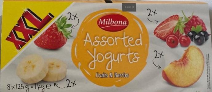 Фото - Assorted yogurts fruits a berries Milbona