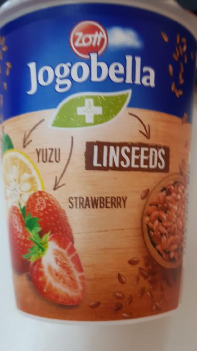 Фото - суперфуд зі смаком чорниці-асаї-насіння льону 3.1% Jogobella йогобелла Zott
