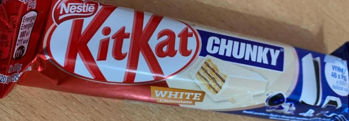 Фото - Вафлі в білому шоколаді Kit Kat