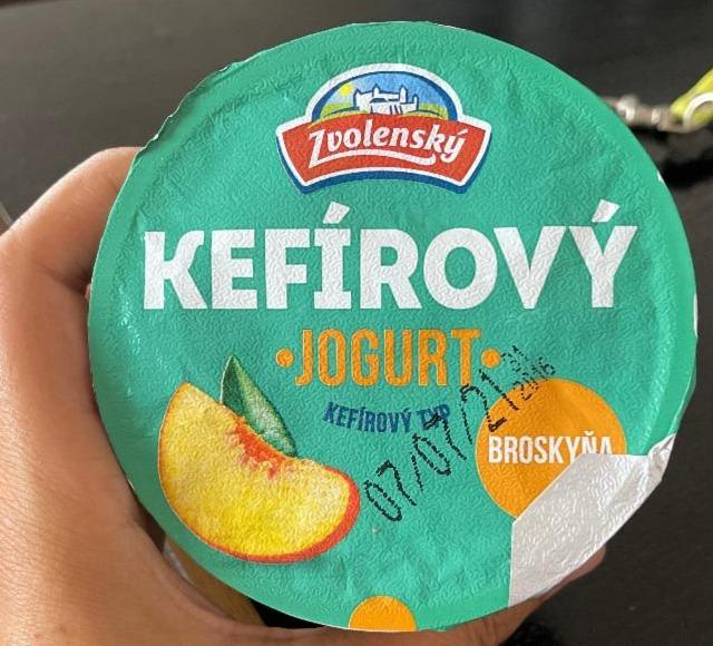 Фото - Zvolenský jogurt kefírový typ broskyňa