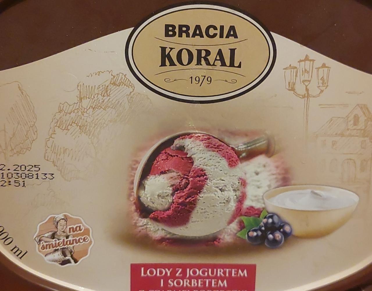Фото - Морозиво з йогуртом та сорбетом з чорної смородини Bracia Koral