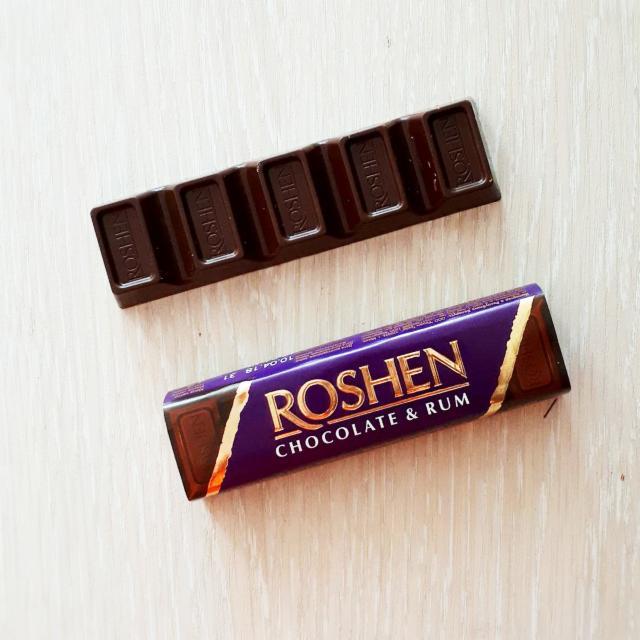 Фото - батон шоколадний з ромовою начинкою Roshen