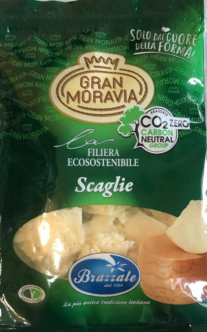 Фото - Сир твердий пластівці 32% з коров`ячого молока Gran Moravia