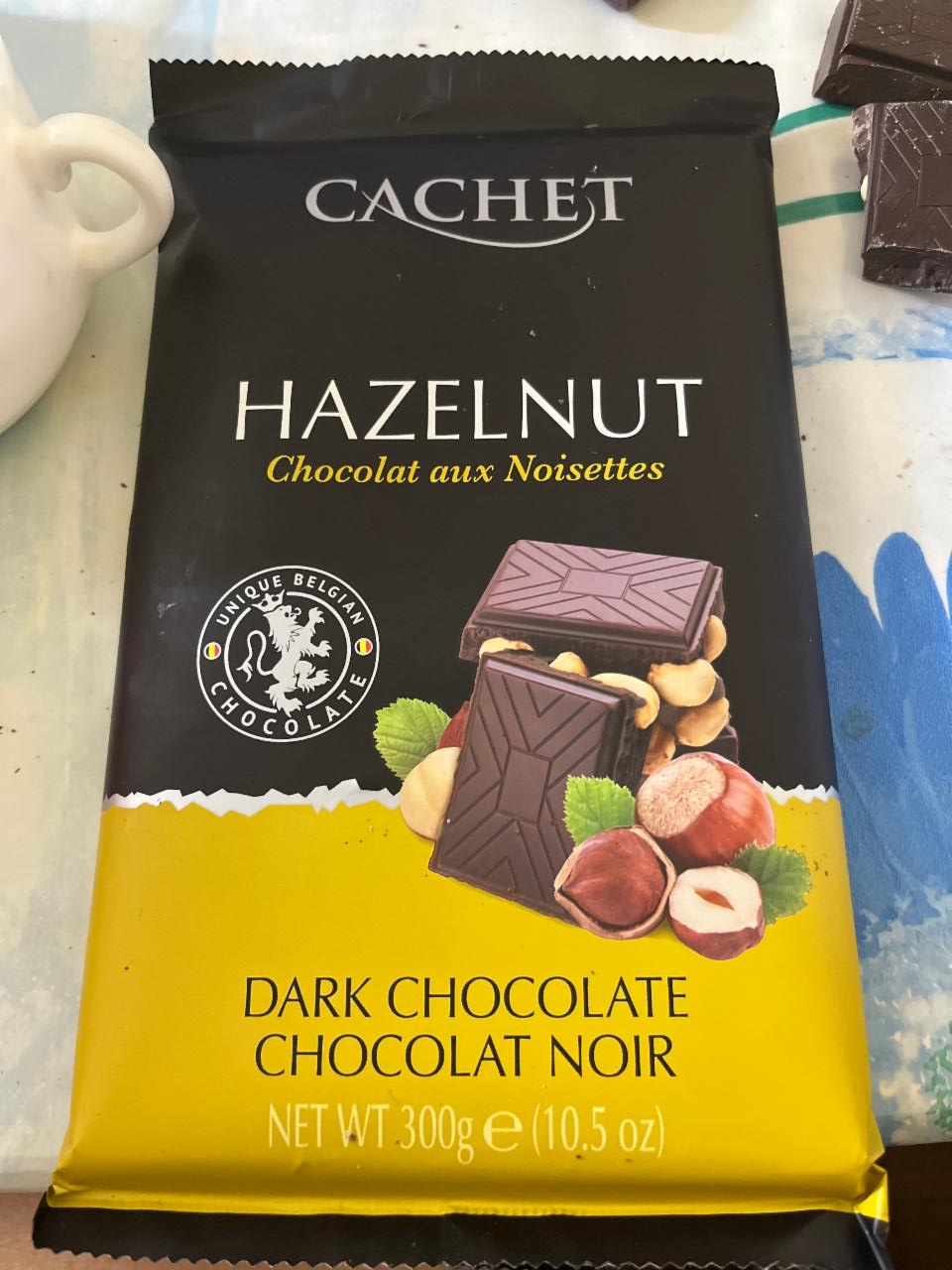 Фото - Шоколад Dark Chocolate Hazelnut Cachet