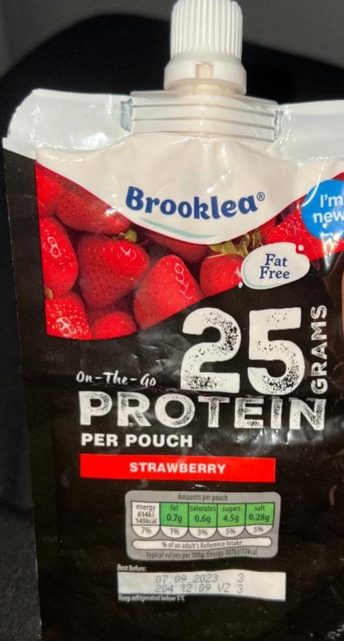 Фото - Йогурт протеїновий Protein Per Pouch Strawberry Brooklea