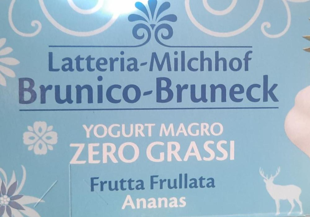 Фото - Latteria Brunico Ananasový jogurt nízkotučný latteria