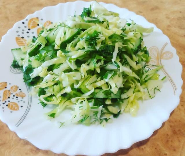 Фото - салат з капусти і огірків