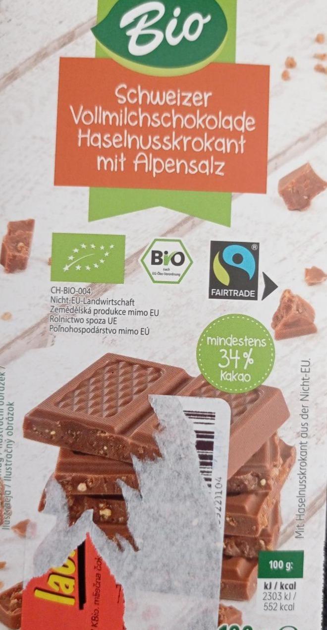 Фото - Швейцарський молочний шоколад лісовий горіх крихкий з альпійською сіллю K-Bio Kaufland