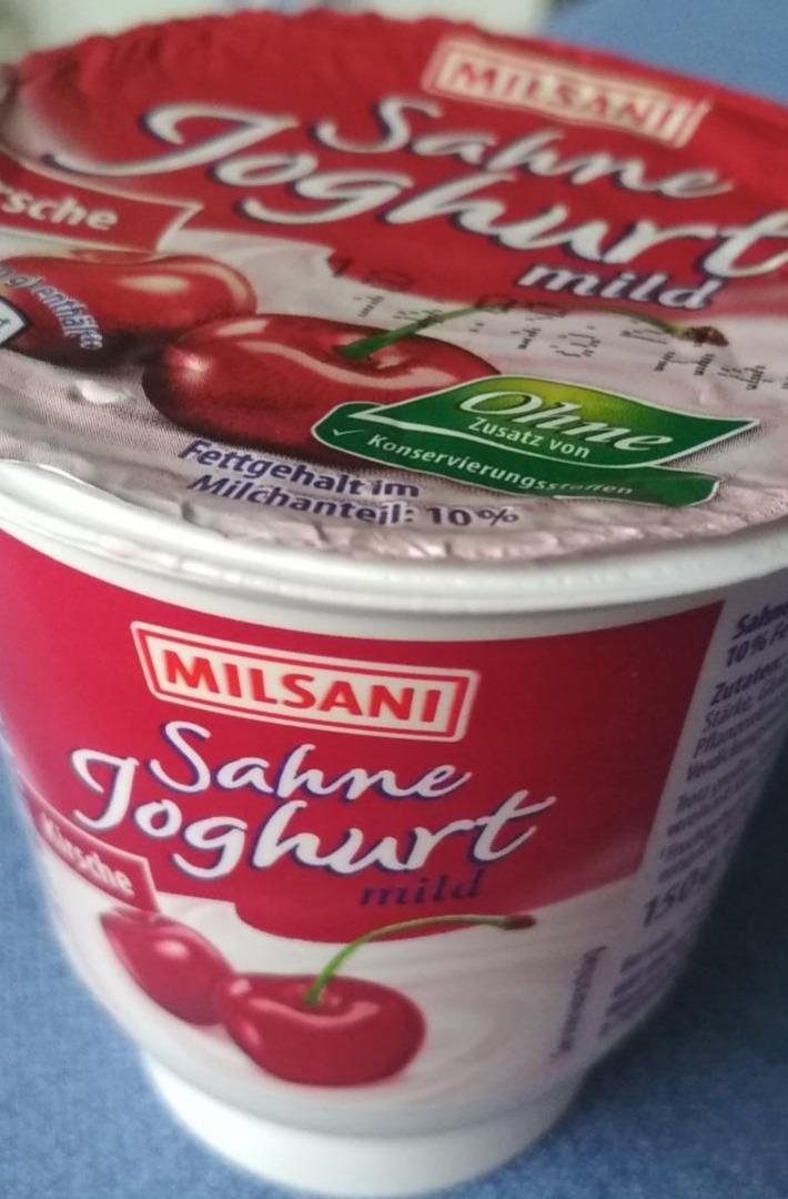 Фото - Йогурт зі смаком ніжної вишні Sahne Mild Kirsche Milsani
