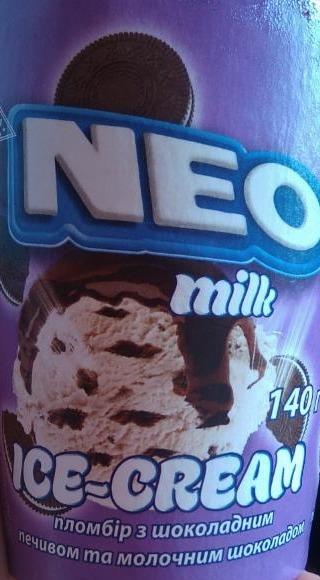 Фото - морозиво пломбір з шоколадним печивом та молочним шоколадом у картонному стаканчику Neo milk