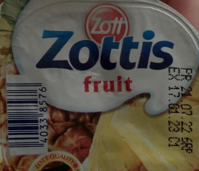 Фото - Йогурт Zottis в асортименті зі смаком полуниці персика банана ананасу 0.7% Zott