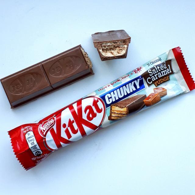 Фото - KitKat зі смаком солоної карамелі Nestlé