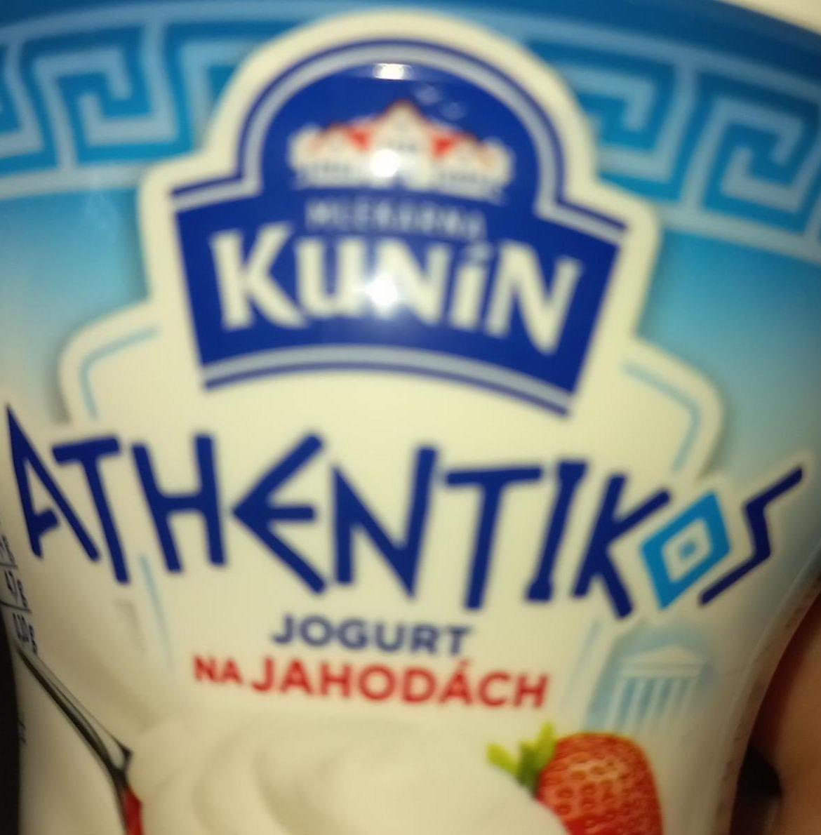 Фото - Полуничний йогурт Athentikos Mlékárna Kunín
