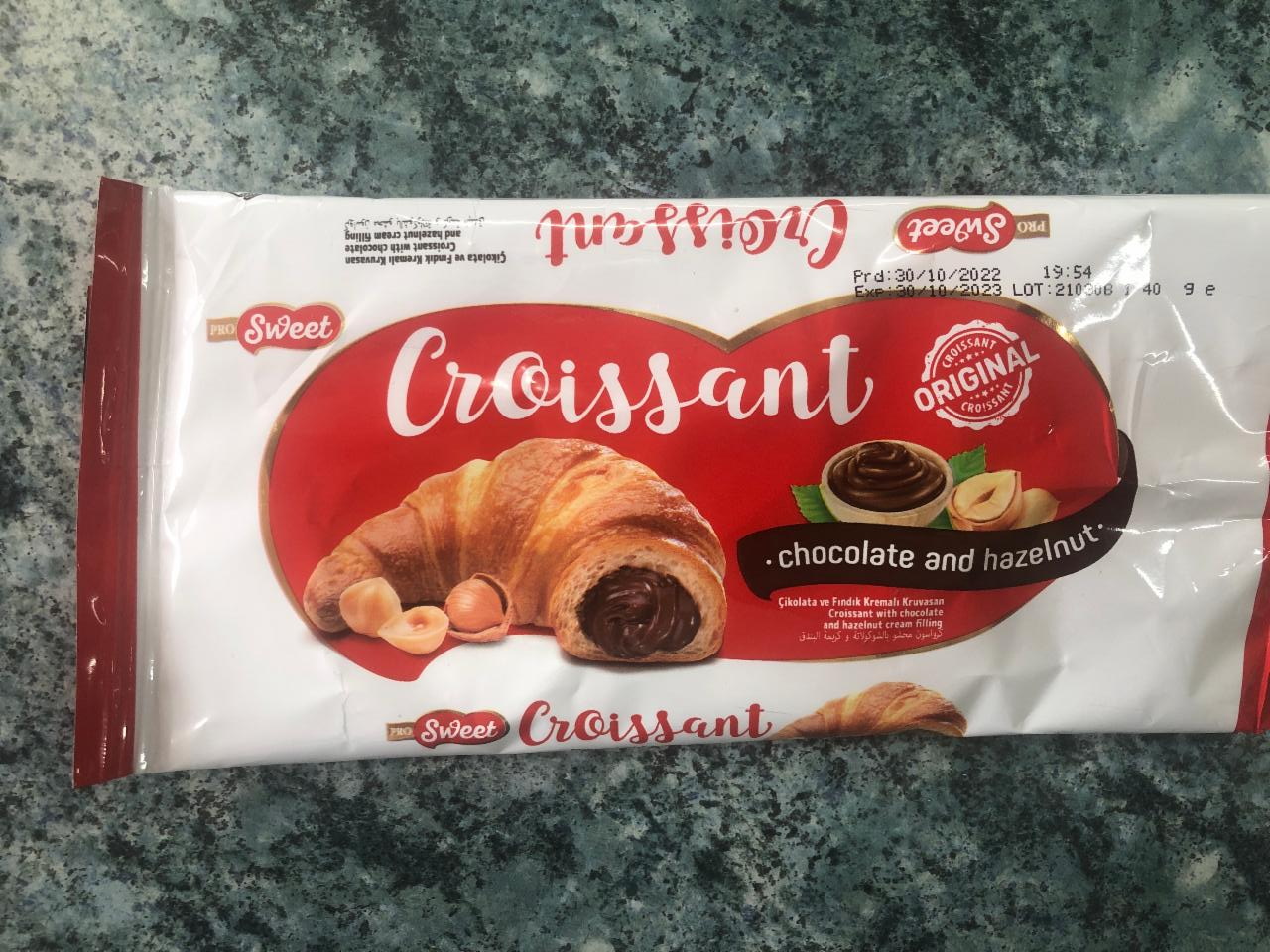 Фото - Круасан з шоколадною начинкою Croissant Chocolate & Hazelnut ProSweet