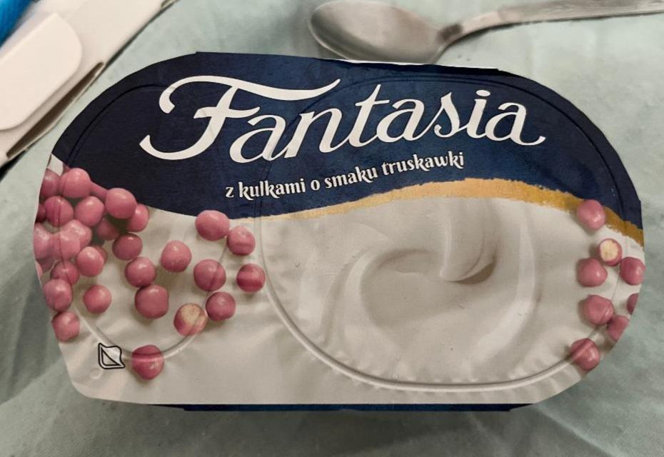 Фото - Jogurt z kulkami o smaku truskawki Fantasia