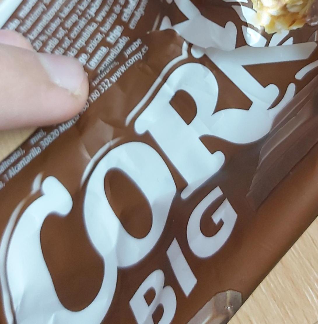 Фото - Злаковий батончик в молочному шоколаді Corny BIG