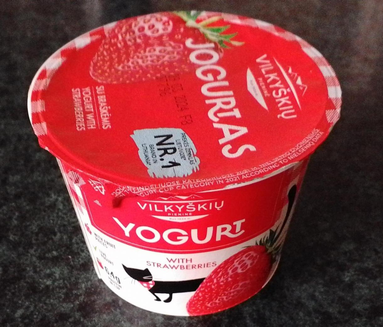 Фото - Yogurt with strawberries Vilkyškių pieninė