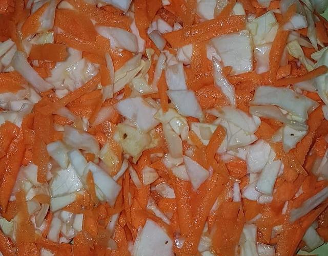 Фото - Салат з капустою та морквою