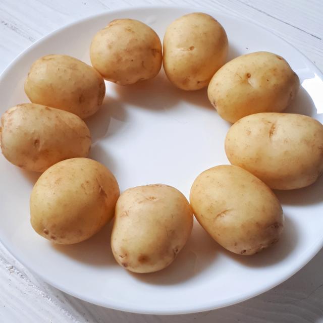 Фото - картопля молода