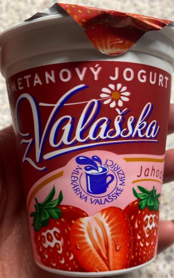Фото - Йогурт зі смаком полуниці Valasska
