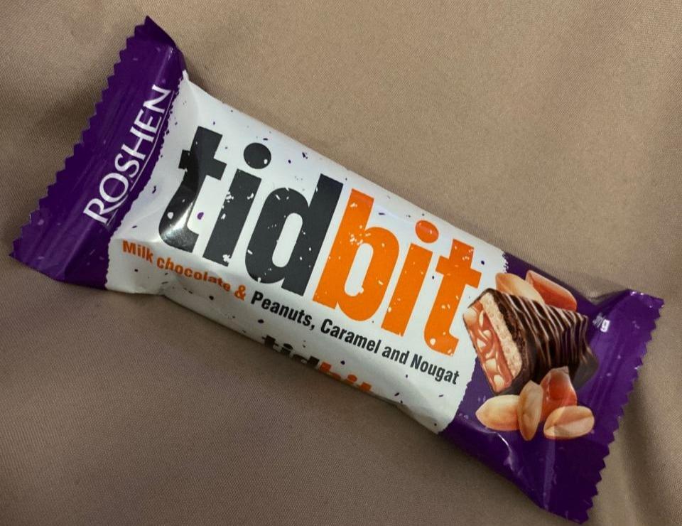 Фото - Шоколад молочний Tidbit з нугою і м'якою карамеллю з арахісом Roshen