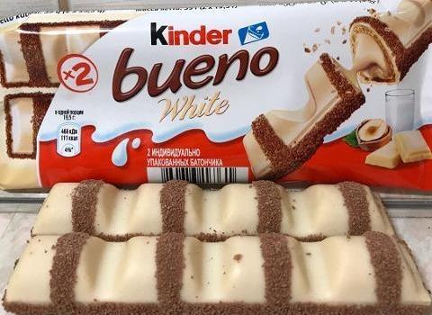 Фото - Вафлі з молочно-горіховою начинкою вкриті білим шоколадом Bueno White Kinder