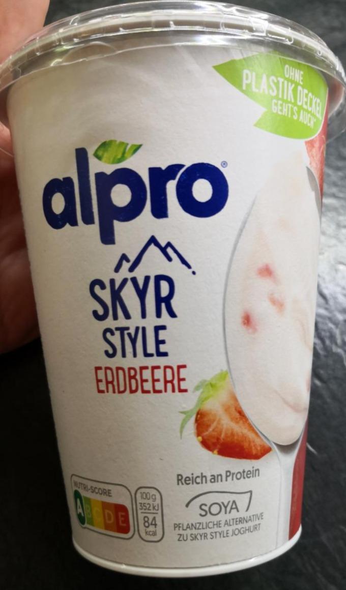 Фото - Йогурт зі смаком полуниці Skyr Style High Protein Alpro