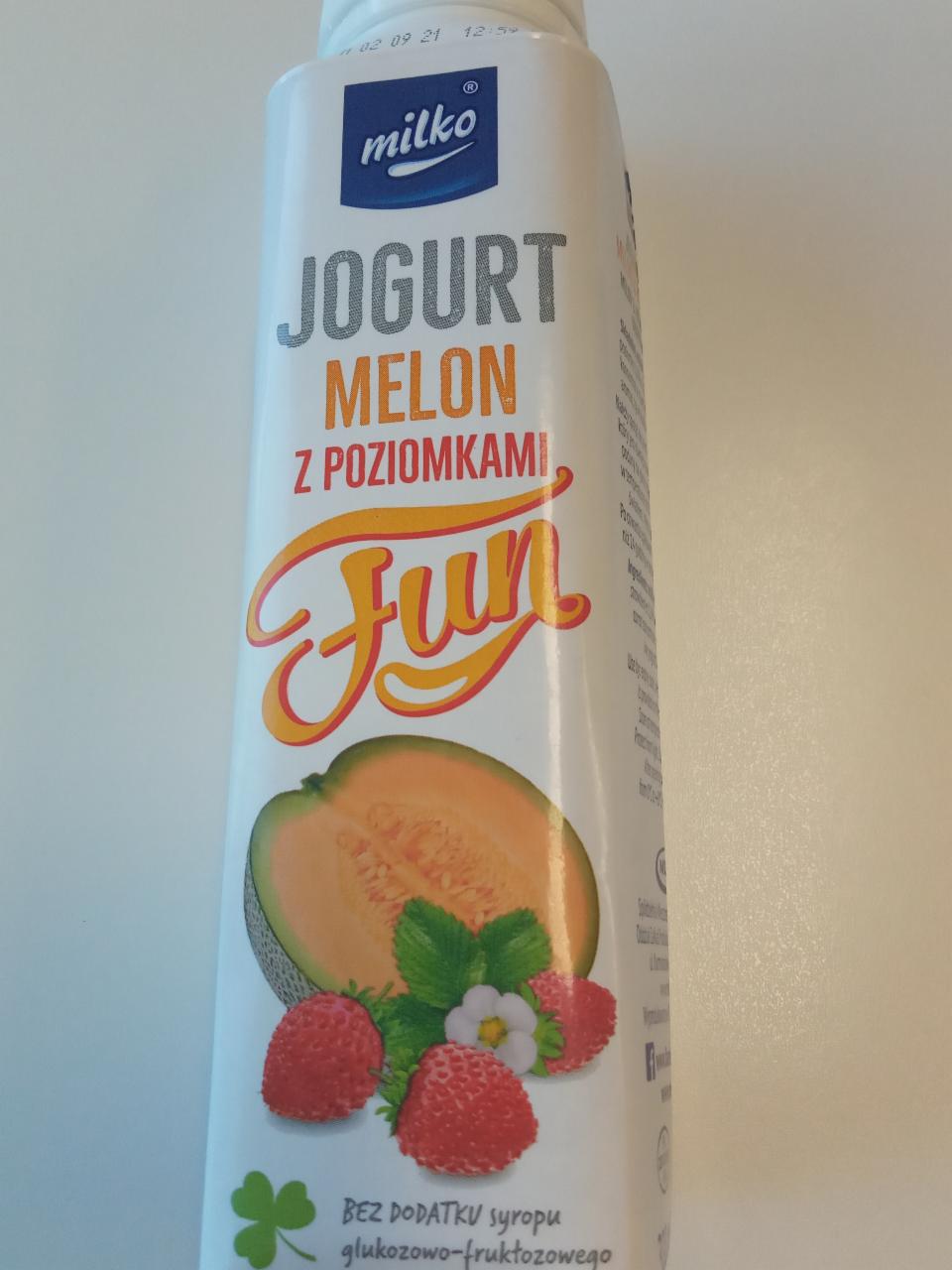 Фото - Йогурт зі смаком дині і суниці Jogurt Fun Milko