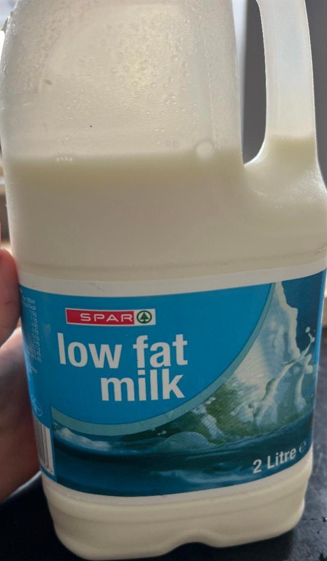 Фото - Молоко нежирне Low Fat Milk Spar