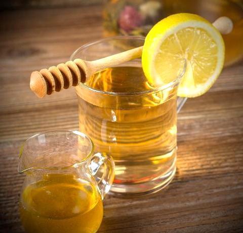 Фото - Вода з медом і лимоном