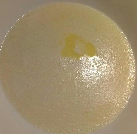 Фото - Манна каша на молоці з маслом і цукром
