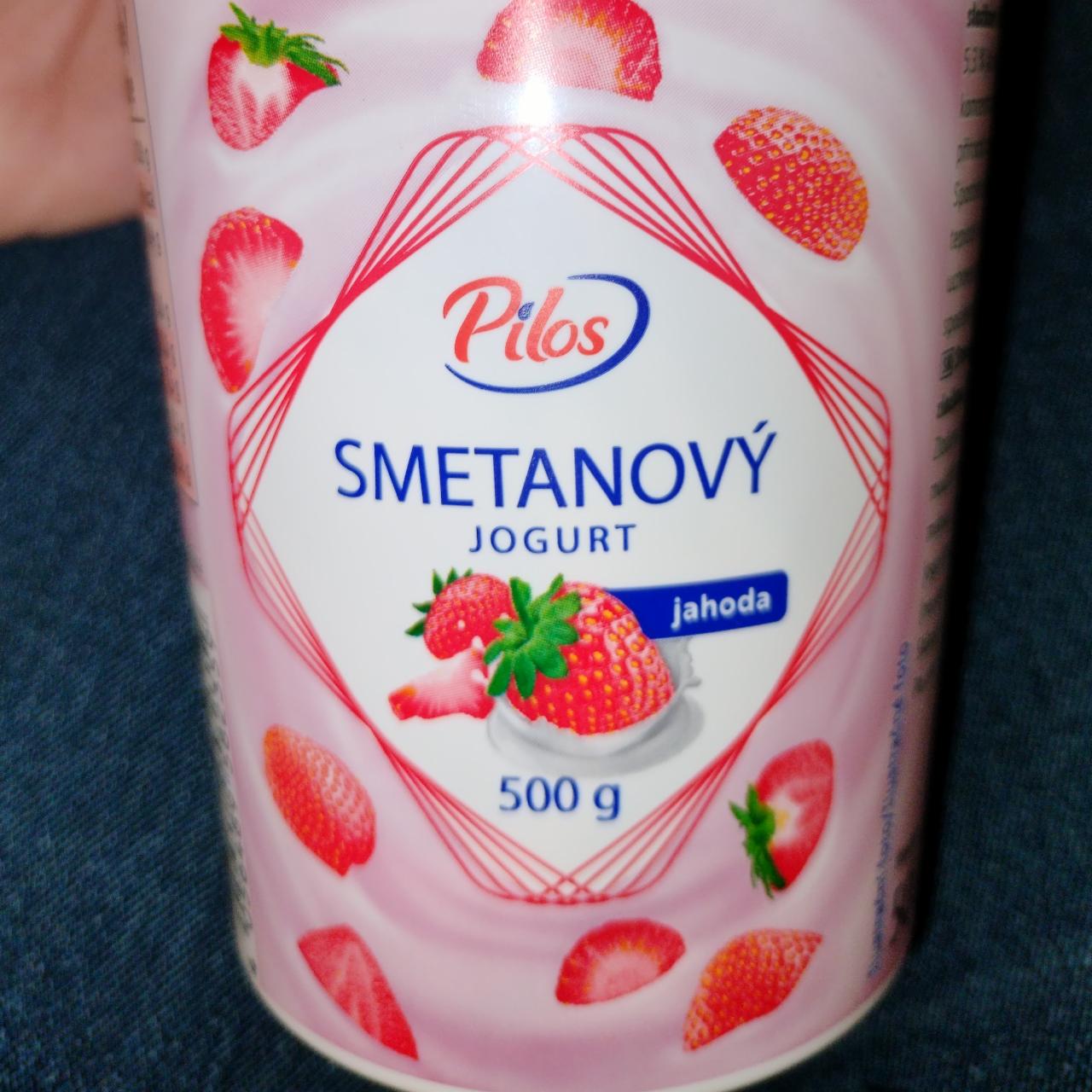 Фото - Йогурт зі смаком полуниці Smetanovy Jogurt Pilos