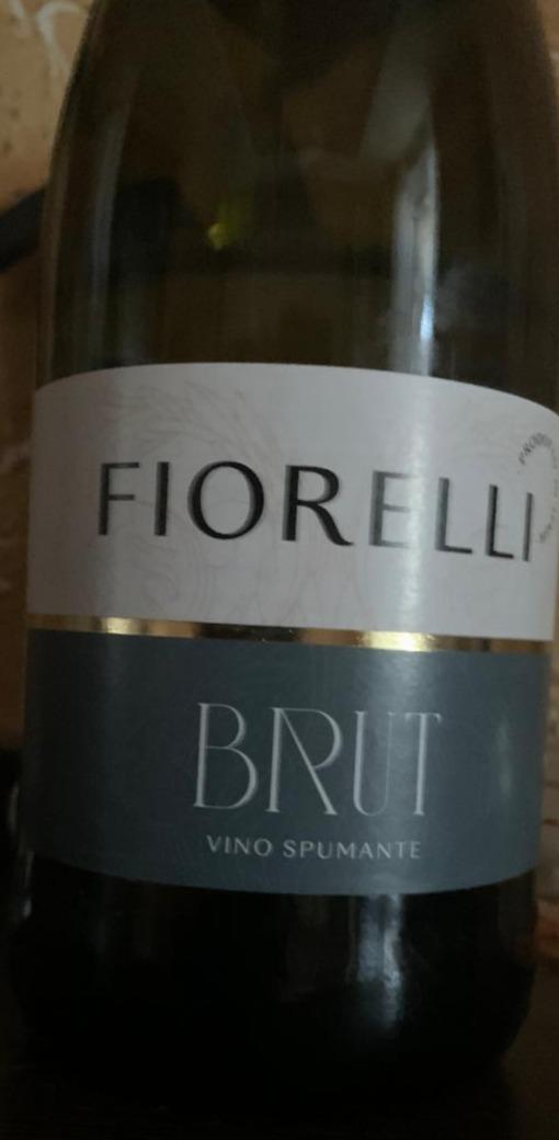 Фото - Біле ігристе вино брют Brut Fiorelli