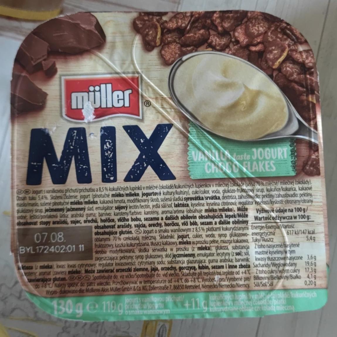 Фото - Йогурт ванільний з шоколадними часточками Mix Muller