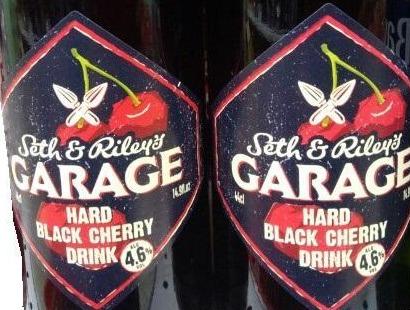 Фото - Напій ароматизований 4.6% пастеризований Hard Black Cherry Seth&Riley's Garage