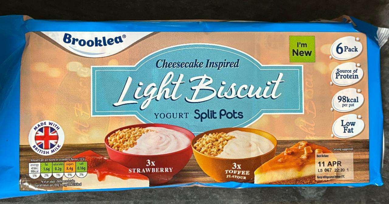 Фото - Cheesecake Inspired Light Biscuit Yogurt Split Pots Strawberry & Toffee Brooklea