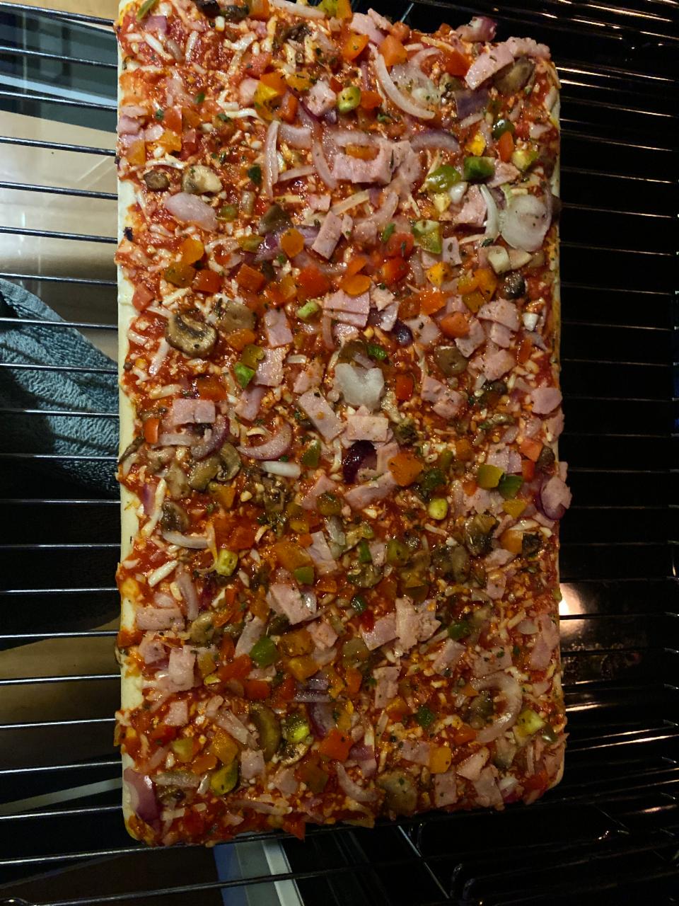 Фото - Pizza z szynką wieprzową i pieczarkami Lidl
