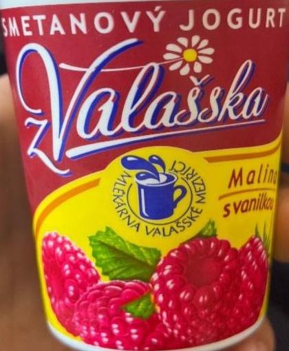 Фото - Smetanový jogurt z Valašska malina s vanilkovou příchutí Mlékárna Valašské Meziříčí