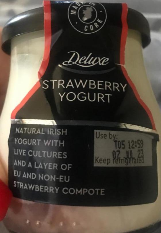 Фото - Йогурт полуничний Strawberry Yogurt Deluxe