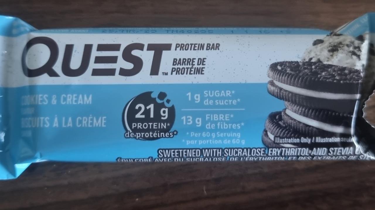 Фото - Печиво протеїнове з кремом Cookies & Cream Protein Bar Quest
