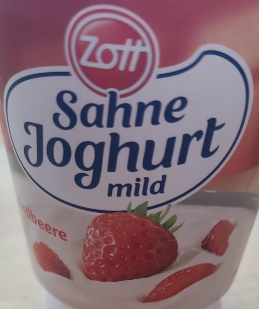 Фото - Йогурт Sahne Joghurt зі смаком полуниці Zott