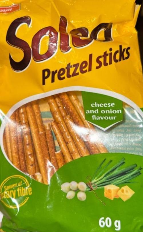 Фото - Cheese & Onion Flavour Pretzel Sticks Soleo