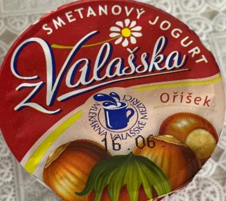 Фото - Вершковий йогурт з горіхів Валахії Mlékárna Valašské Meziříčí